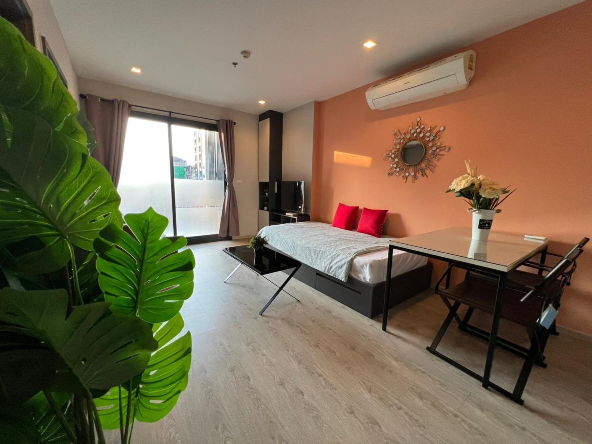 The Base Central Pattaya By Mickey Екстериор снимка