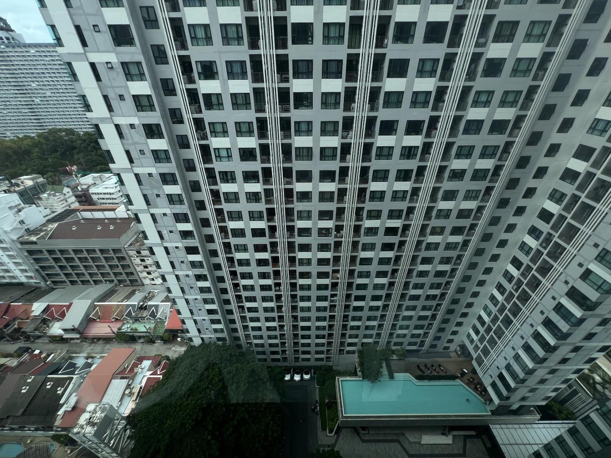 The Base Central Pattaya By Mickey Екстериор снимка
