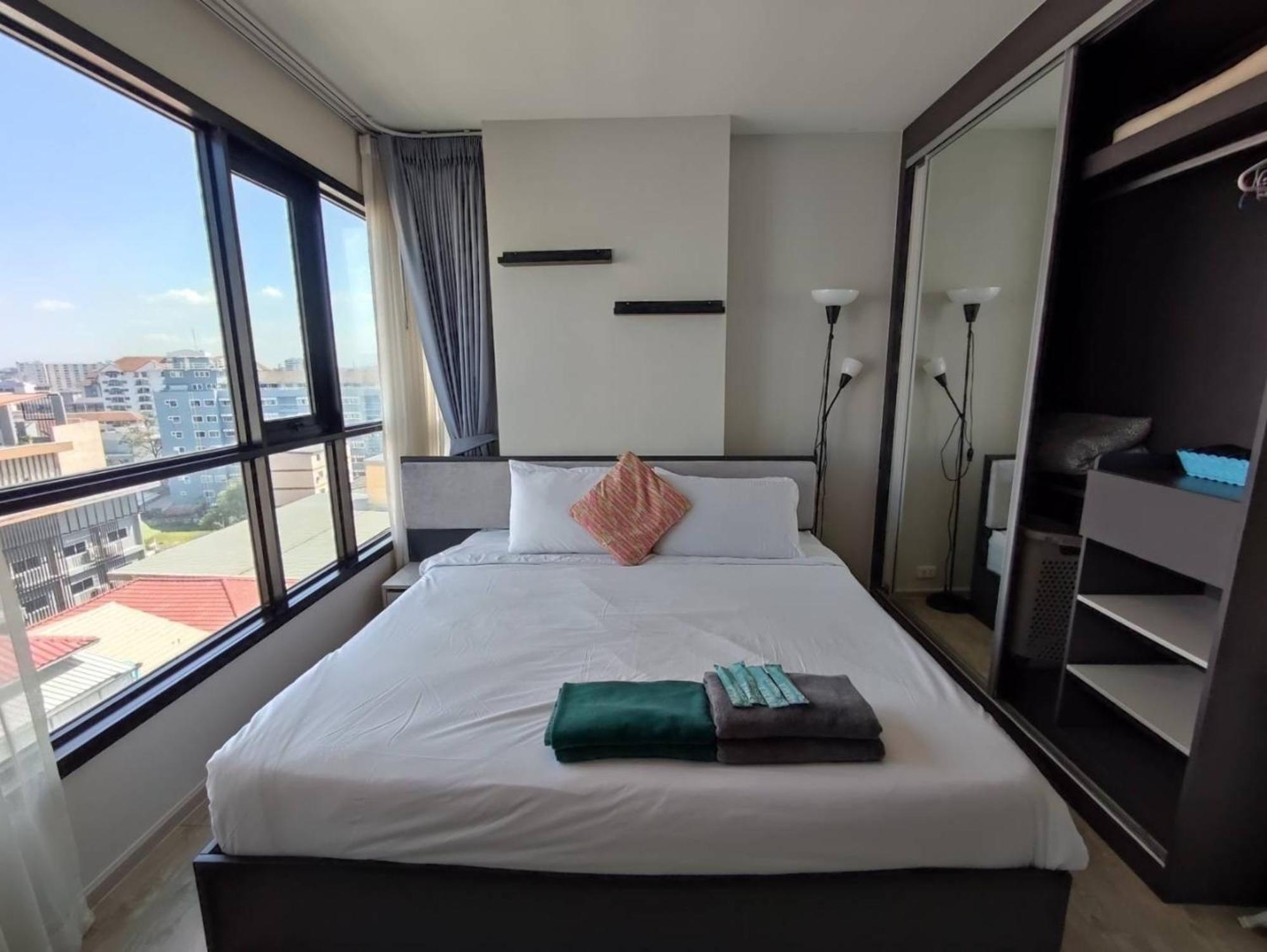 The Base Central Pattaya By Mickey Екстериор снимка