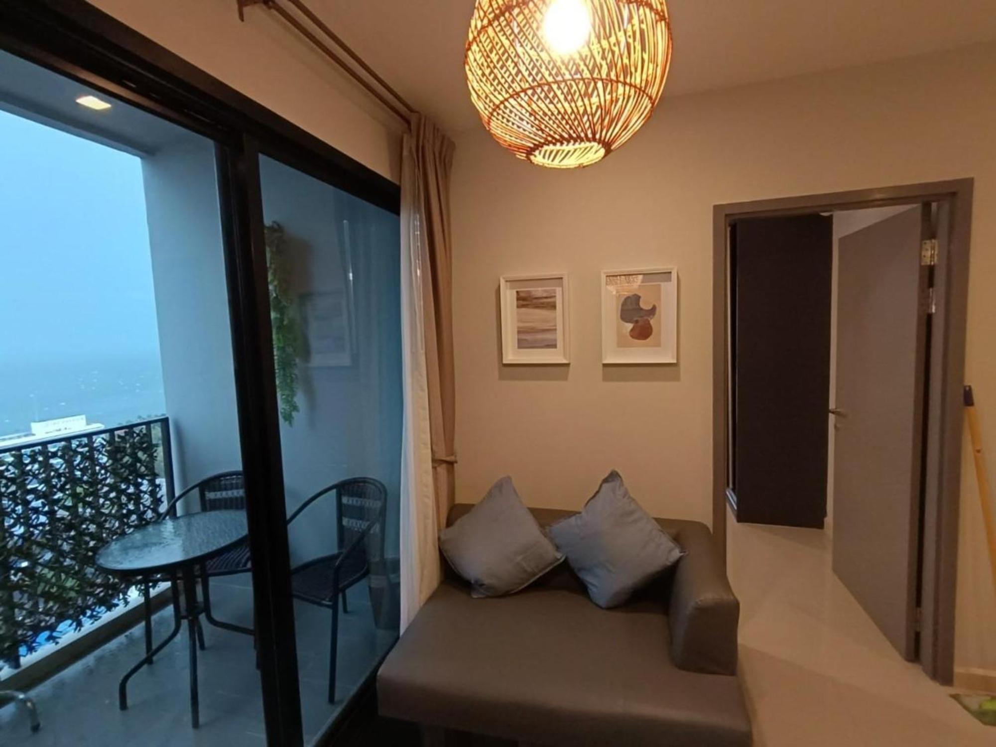 The Base Central Pattaya By Mickey Екстериор снимка