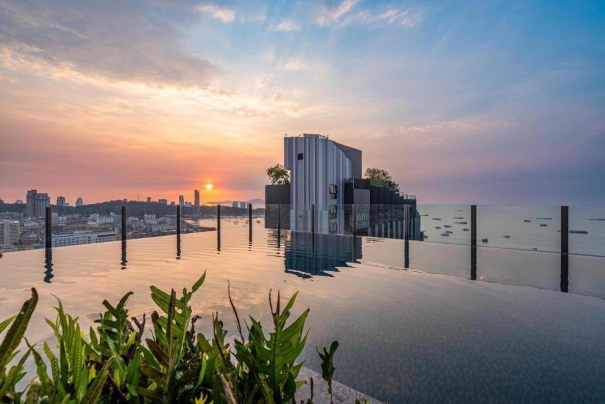 The Base Central Pattaya By Mickey Екстериор снимка