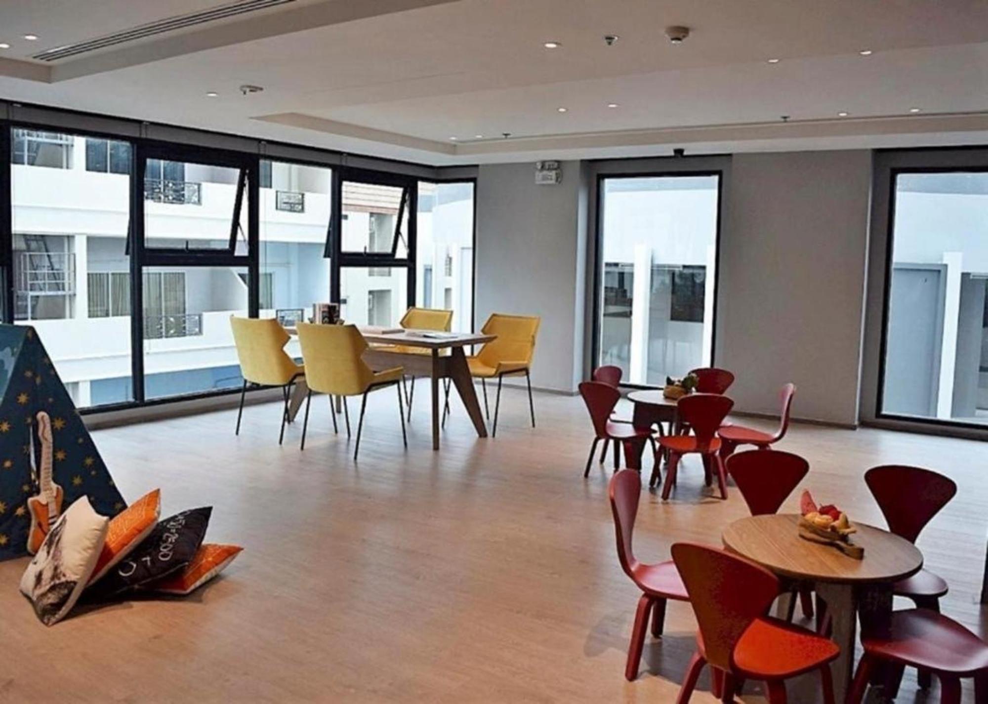 The Base Central Pattaya By Mickey Екстериор снимка