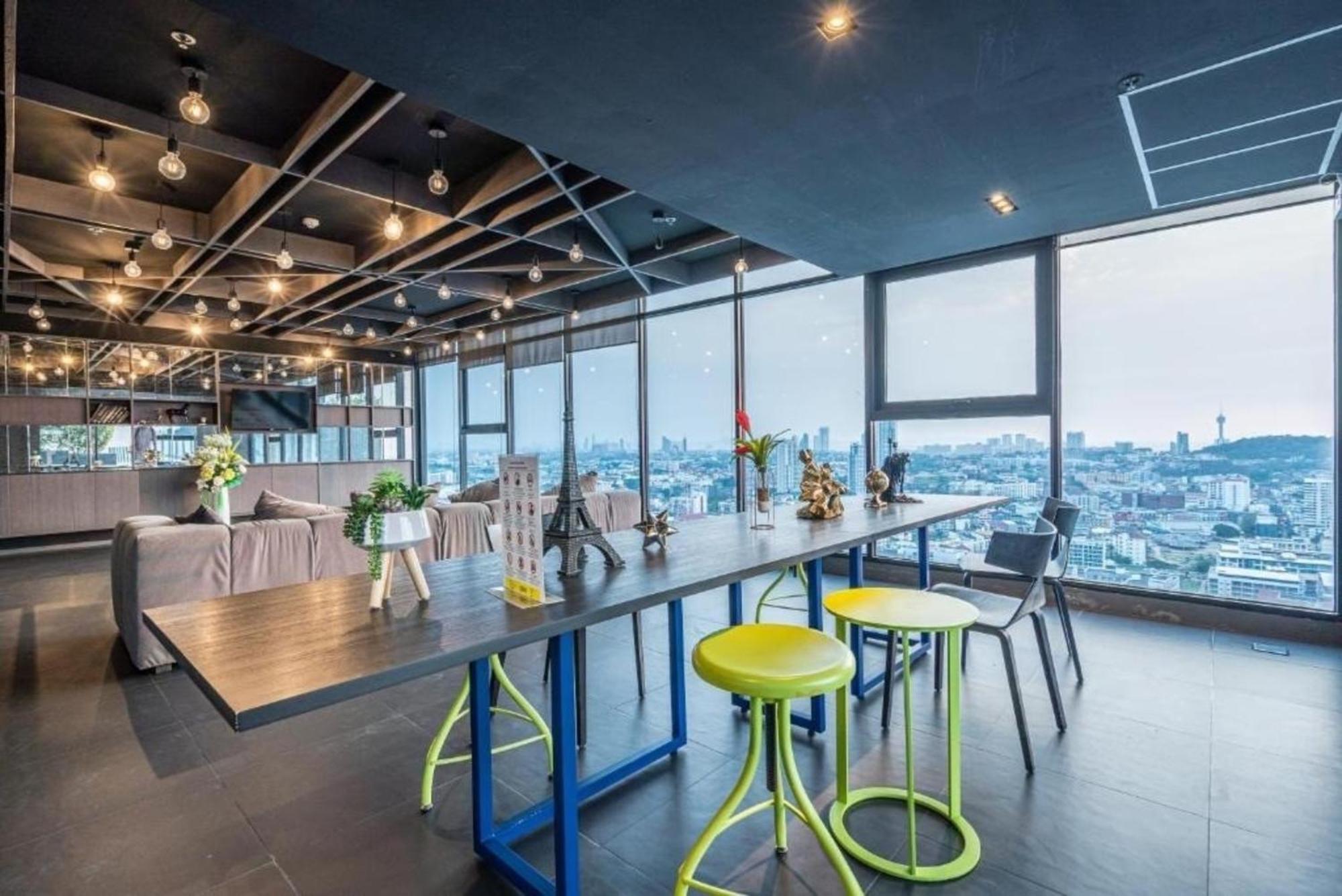The Base Central Pattaya By Mickey Екстериор снимка